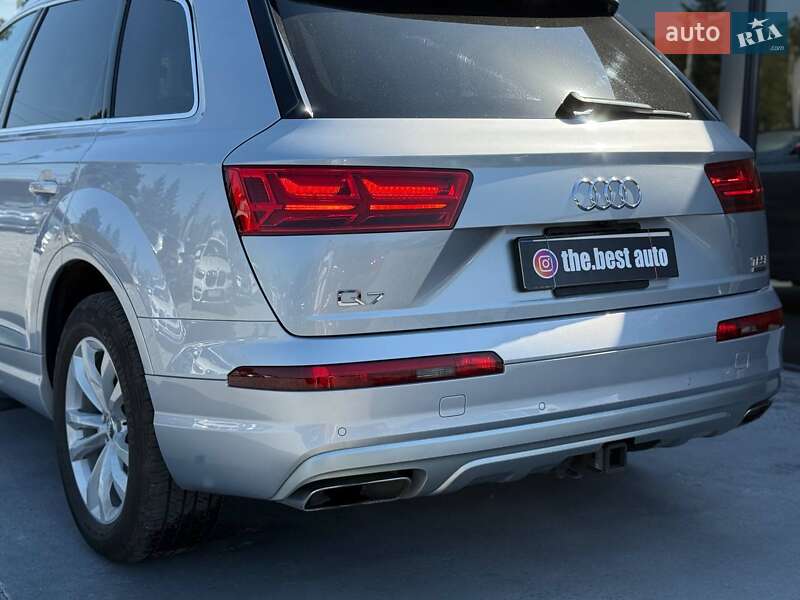 Внедорожник / Кроссовер Audi Q7 2017 в Ровно