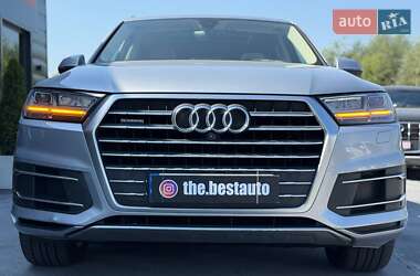 Внедорожник / Кроссовер Audi Q7 2017 в 