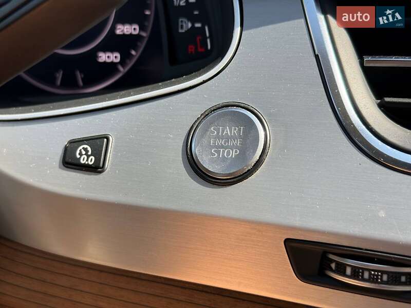 Внедорожник / Кроссовер Audi Q7 2017 в Ровно