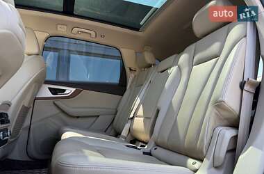 Внедорожник / Кроссовер Audi Q7 2017 в 