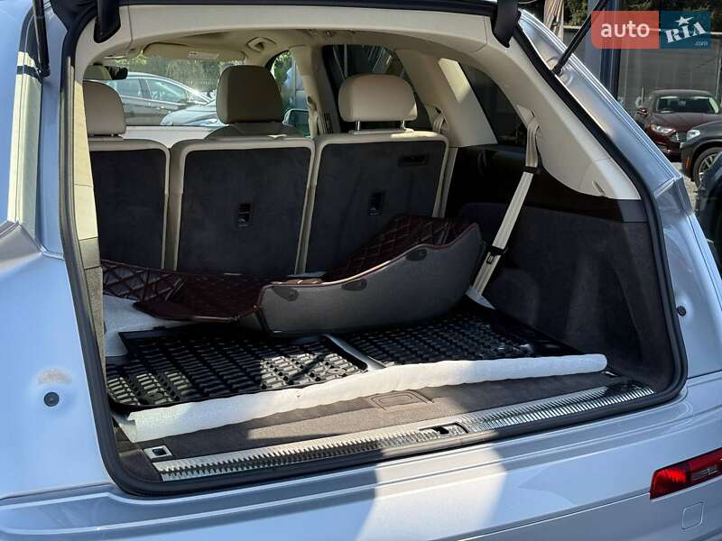 Внедорожник / Кроссовер Audi Q7 2017 в Ровно