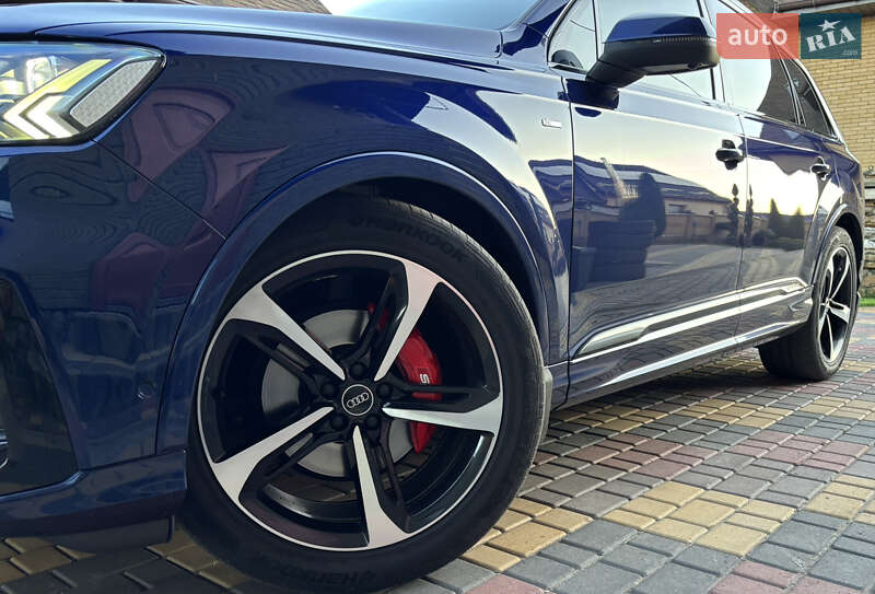 Позашляховик / Кросовер Audi Q7 2021 в Полтаві