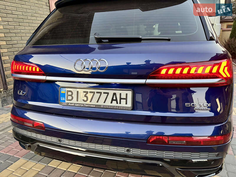 Позашляховик / Кросовер Audi Q7 2021 в Полтаві