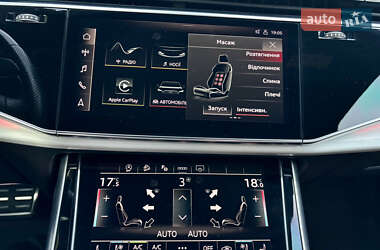 Позашляховик / Кросовер Audi Q7 2021 в 