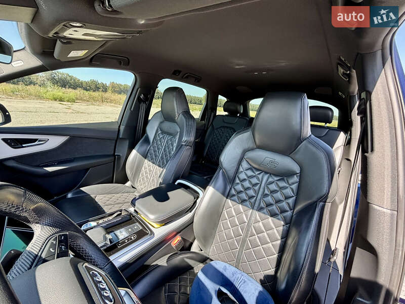 Позашляховик / Кросовер Audi Q7 2021 в Полтаві