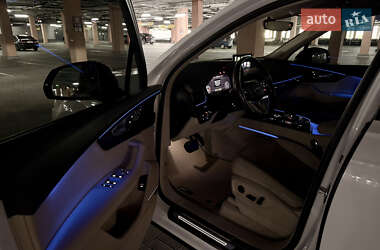Позашляховик / Кросовер Audi Q7 2018 в 