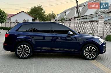 Позашляховик / Кросовер Audi Q7 2019 в 