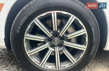 Внедорожник / Кроссовер Audi Q7 2016 в 