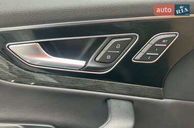 Внедорожник / Кроссовер Audi Q7 2016 в 