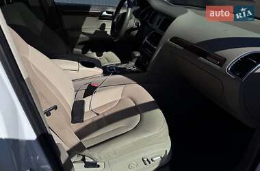Позашляховик / Кросовер Audi Q7 2013 в 