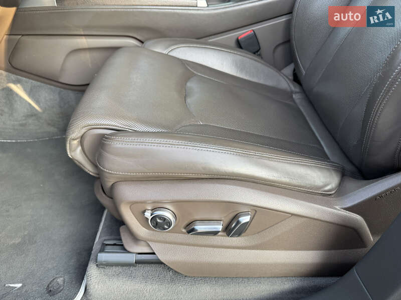 Внедорожник / Кроссовер Audi Q7 2015 в Днепре