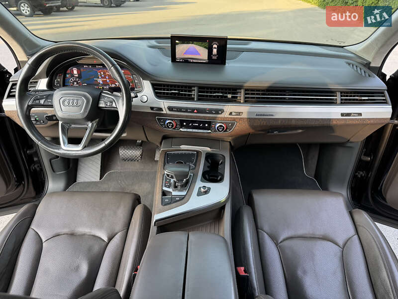 Внедорожник / Кроссовер Audi Q7 2015 в Днепре