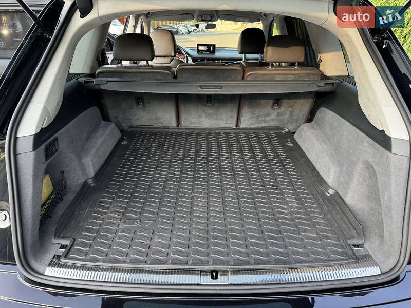 Внедорожник / Кроссовер Audi Q7 2015 в Днепре