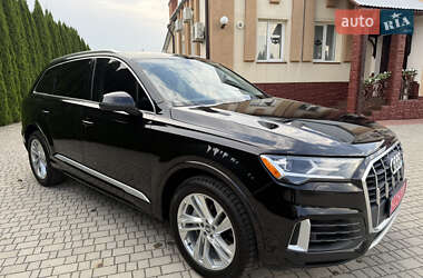 Позашляховик / Кросовер Audi Q7 2020 в 