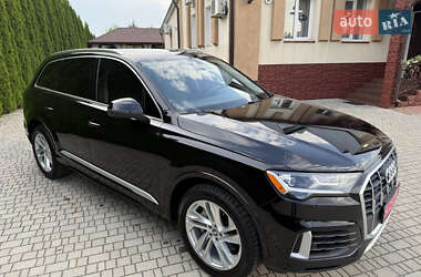Позашляховик / Кросовер Audi Q7 2020 в 