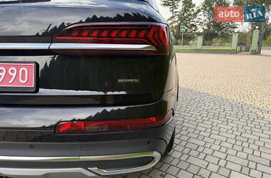 Позашляховик / Кросовер Audi Q7 2020 в 