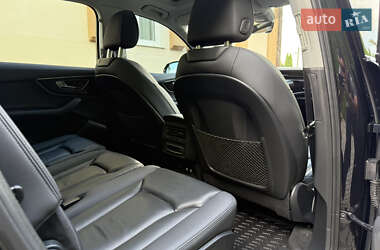 Позашляховик / Кросовер Audi Q7 2020 в 