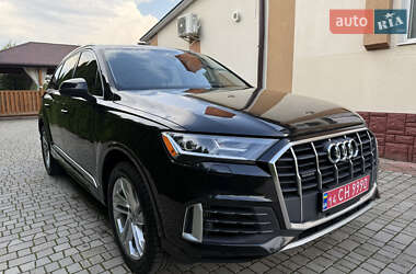Позашляховик / Кросовер Audi Q7 2020 в 