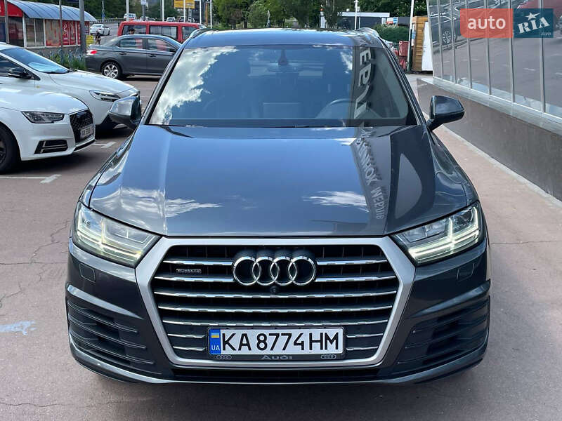 Позашляховик / Кросовер Audi Q7 2018 в Києві
