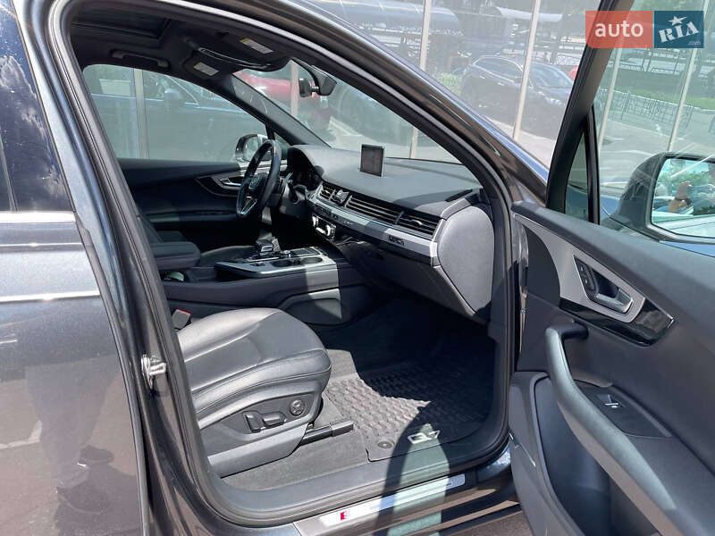 Позашляховик / Кросовер Audi Q7 2018 в Києві
