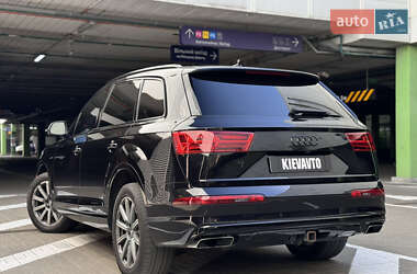 Внедорожник / Кроссовер Audi Q7 2017 в 