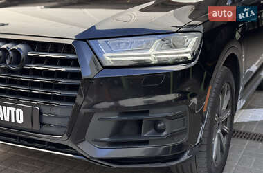 Внедорожник / Кроссовер Audi Q7 2017 в 