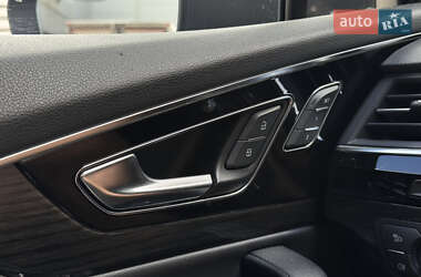 Внедорожник / Кроссовер Audi Q7 2017 в 