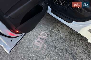Позашляховик / Кросовер Audi Q7 2015 в 