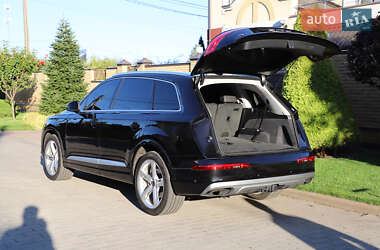 Внедорожник / Кроссовер Audi Q7 2018 в 