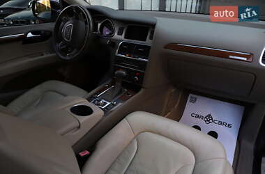 Позашляховик / Кросовер Audi Q7 2015 в  фото 67 Позашляховик / Кросовер Audi Q7 2015 в