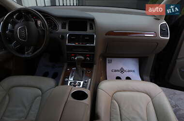 Позашляховик / Кросовер Audi Q7 2015 в  фото 68 Позашляховик / Кросовер Audi Q7 2015 в
