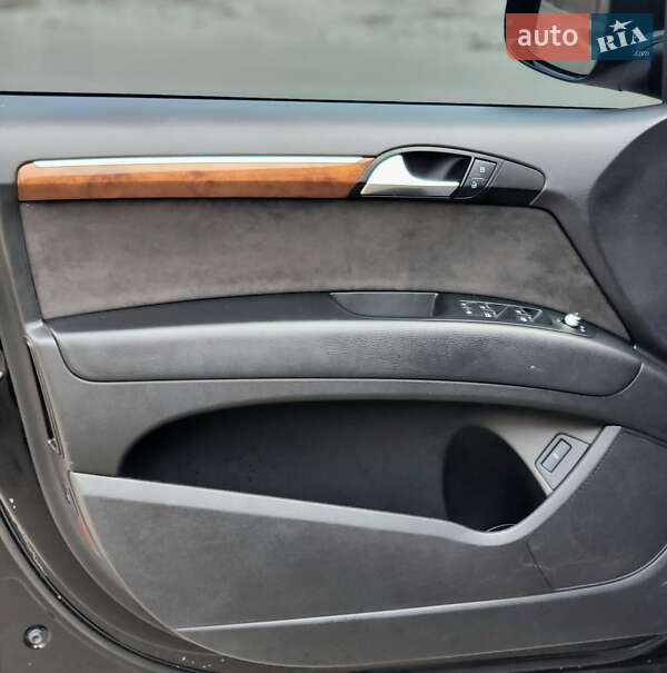 Позашляховик / Кросовер Audi Q7 2013 в Києві