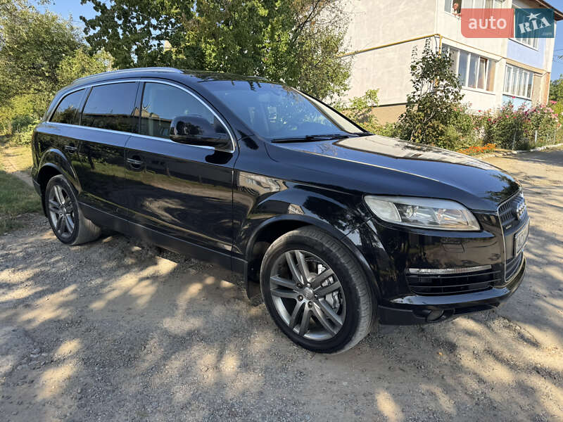 Позашляховик / Кросовер Audi Q7 2007 в 