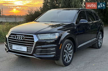 Позашляховик / Кросовер Audi Q7 2017 в 