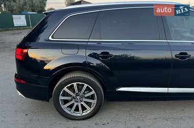 Позашляховик / Кросовер Audi Q7 2017 в 