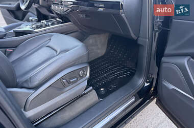 Позашляховик / Кросовер Audi Q7 2017 в 