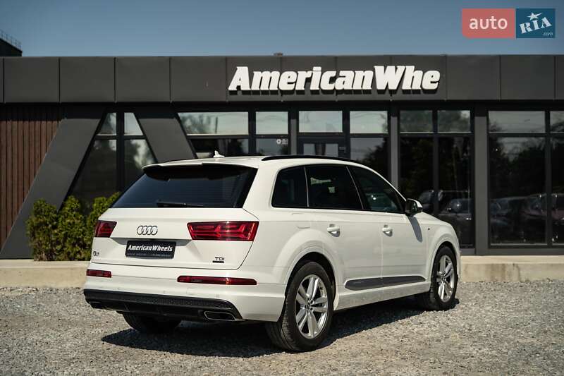 Внедорожник / Кроссовер Audi Q7 2017 в Черновцах
