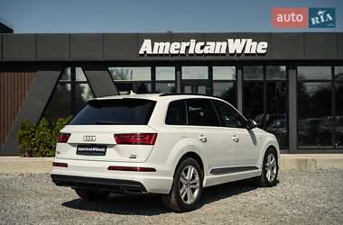 Позашляховик / Кросовер Audi Q7 2017 в 