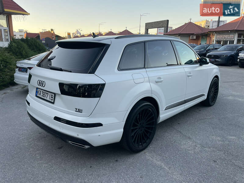 Внедорожник / Кроссовер Audi Q7 2017 в Киеве