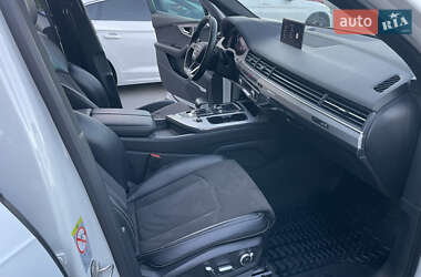 Позашляховик / Кросовер Audi Q7 2017 в 