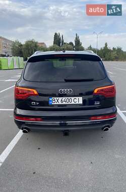Позашляховик / Кросовер Audi Q7 2013 в 