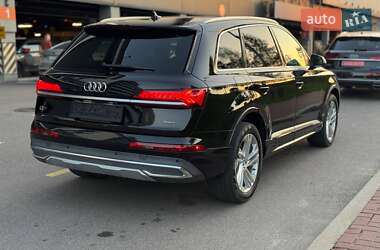 Внедорожник / Кроссовер Audi Q7 2020 в 