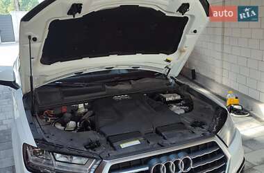 Внедорожник / Кроссовер Audi Q7 2017 в 
