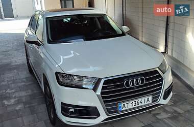 Внедорожник / Кроссовер Audi Q7 2017 в 