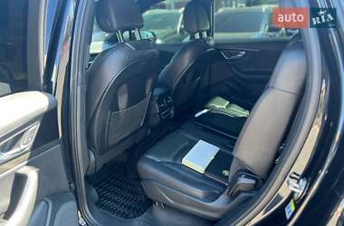 Внедорожник / Кроссовер Audi Q7 2016 в 