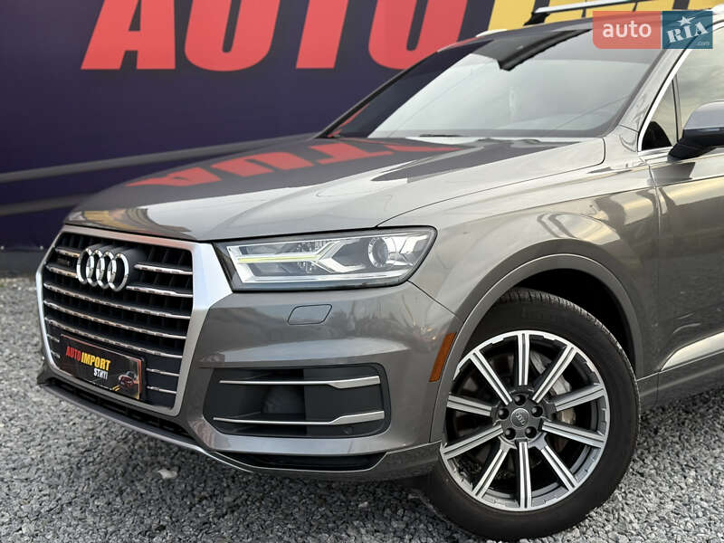 Позашляховик / Кросовер Audi Q7 2017 в Стрию