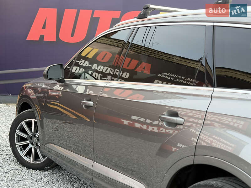 Позашляховик / Кросовер Audi Q7 2017 в Стрию