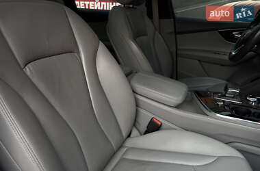 Позашляховик / Кросовер Audi Q7 2017 в 