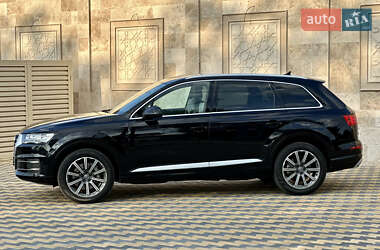 Внедорожник / Кроссовер Audi Q7 2018 в 