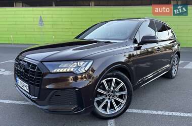 Позашляховик / Кросовер Audi Q7 2022 в 